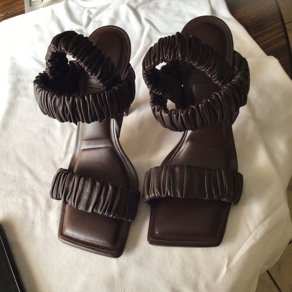 Brown Gianni Bini 5.5M heel